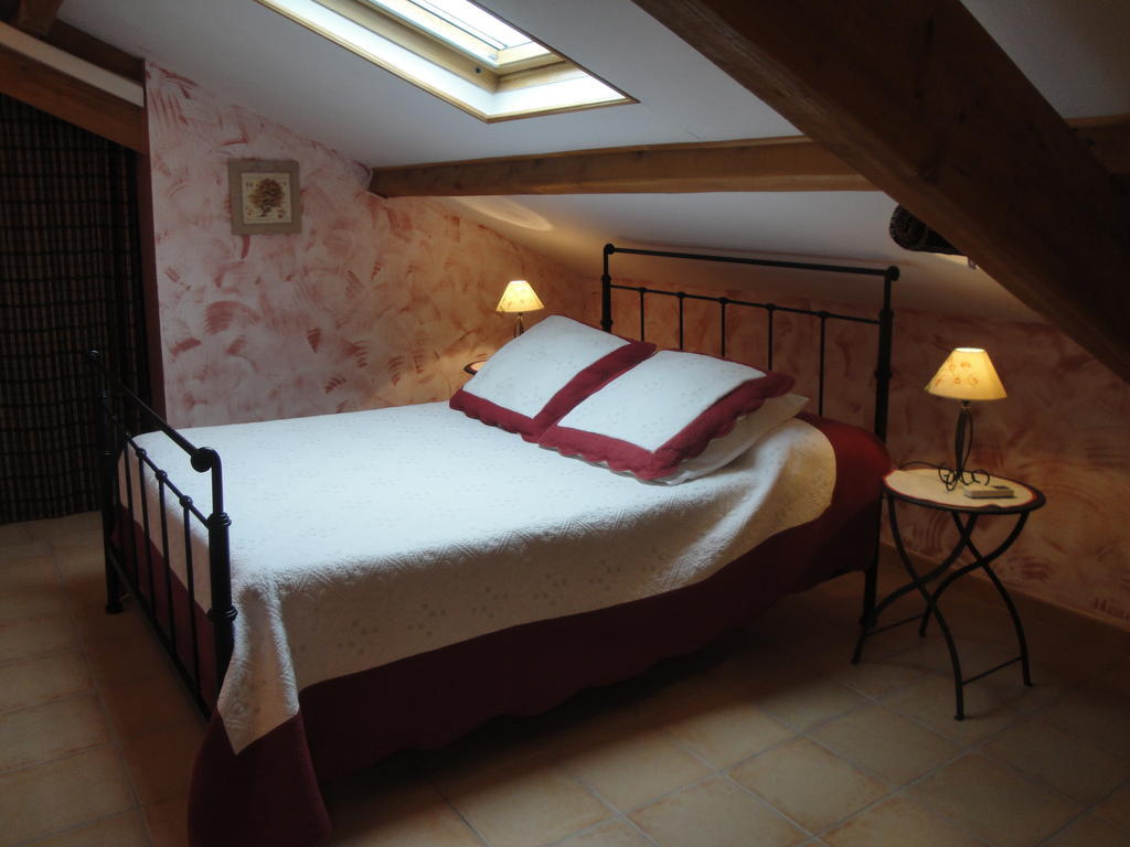 Bastide De La Treille Montaren-et-Saint-Mediers