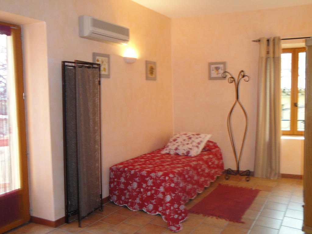 Holiday home Bastide De La Treille Montaren-et-Saint-Mediers