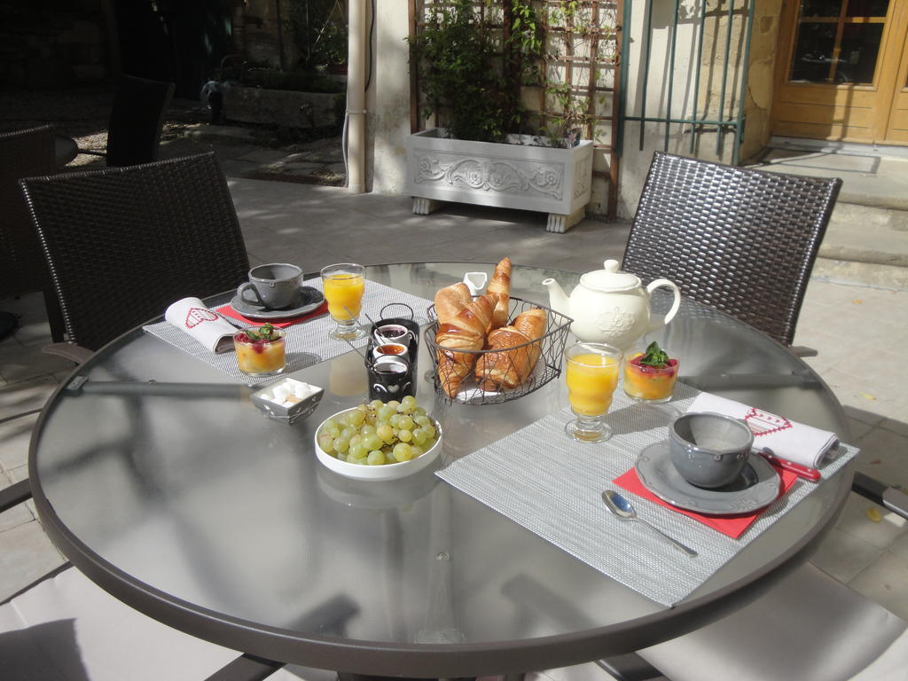 Holiday home Bastide De La Treille Montaren-et-Saint-Mediers